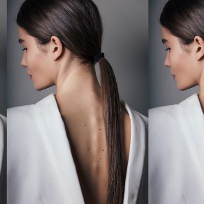 How To Create A Sleek, Low Ponytail