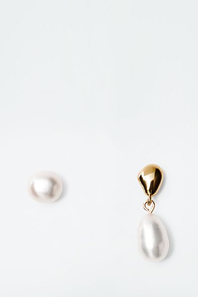 Mismatched Pearl Earrings from COS