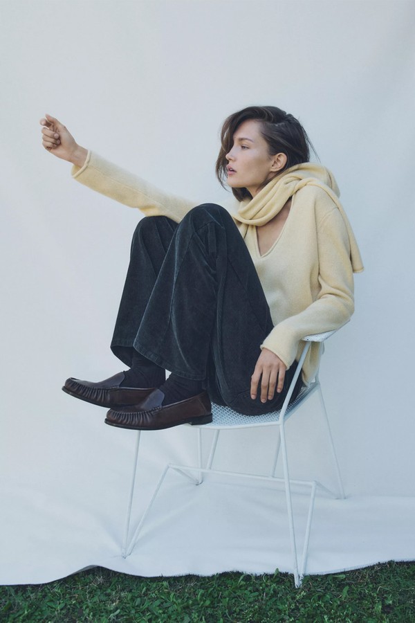 100% Wool V-Neck Knit Sweater from Massimo Dutti