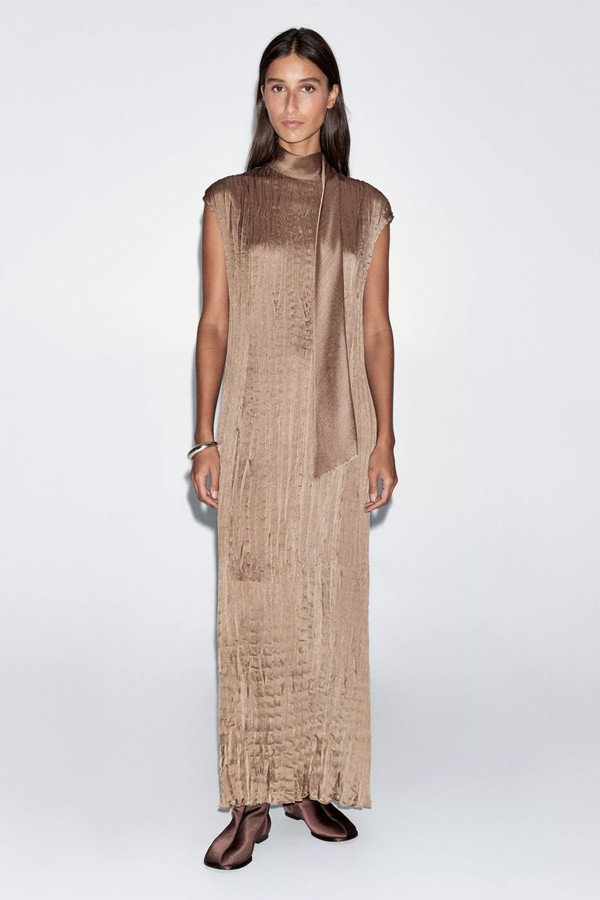 Long Dress With Tied Neck