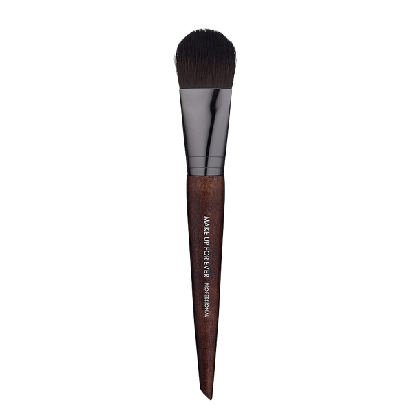 106 Medium Foundation Brush from Make Up For Ever