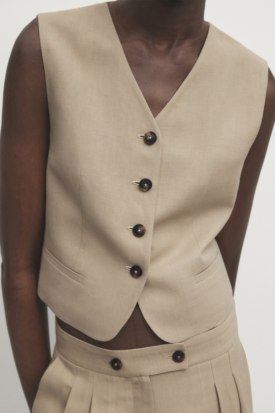 Short Suit Waistcoat from Massimo Dutti