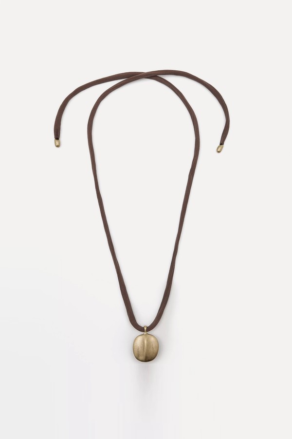 3 Cool Ways To Wear A Cape