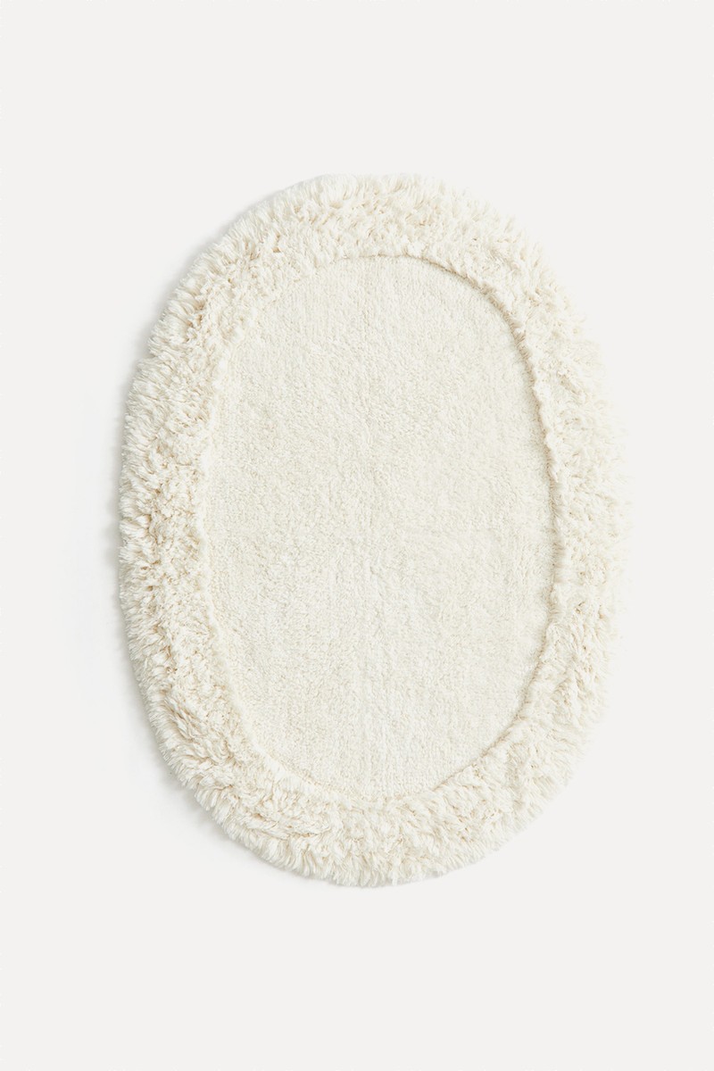 Oval Tufted Bath Mat
