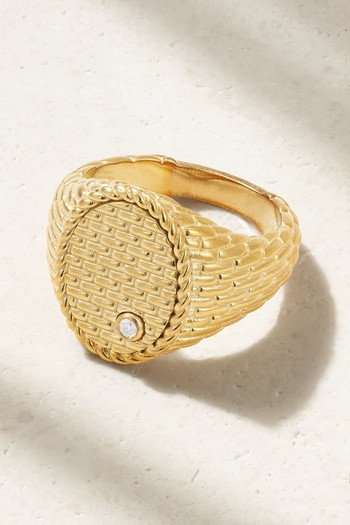 Chevaliere Ovale Cannage 9-Karat Gold Diamond Ring from Yvonne Léon