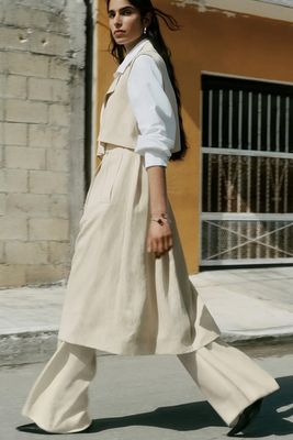 Sleeveless Linen-Blend Trench Coat, AED 895