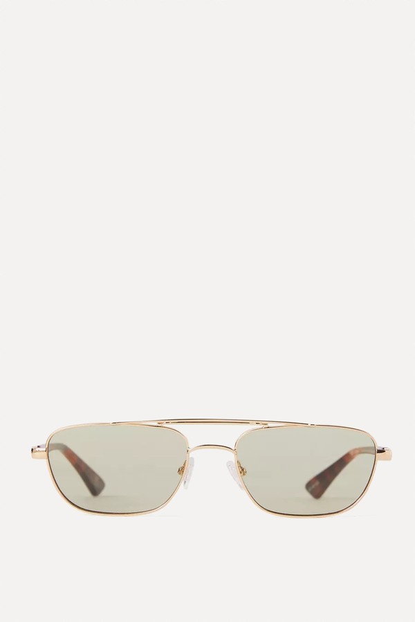 3 Cool Ways To Wear A Cape