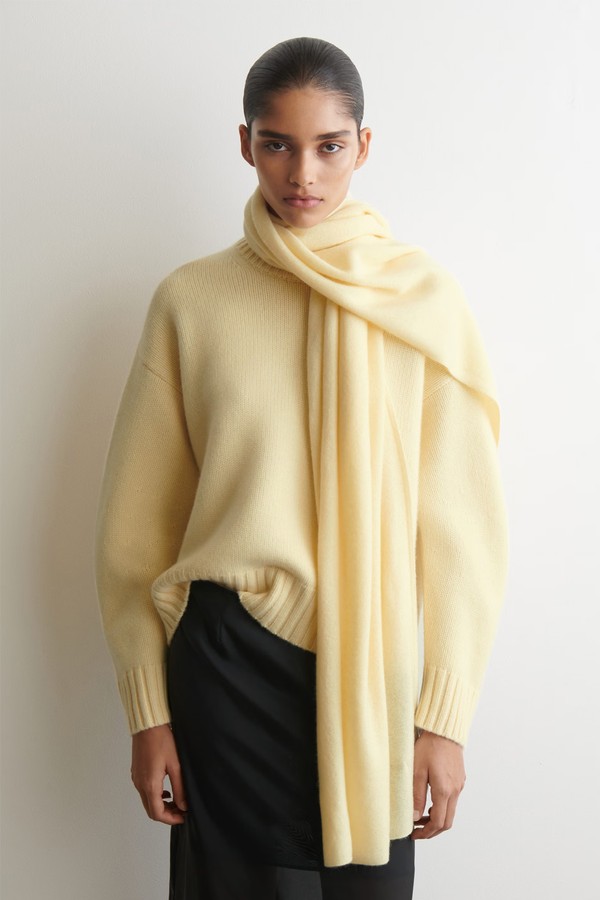 Chunky Cashmere Crew-Neck Jumper from COS