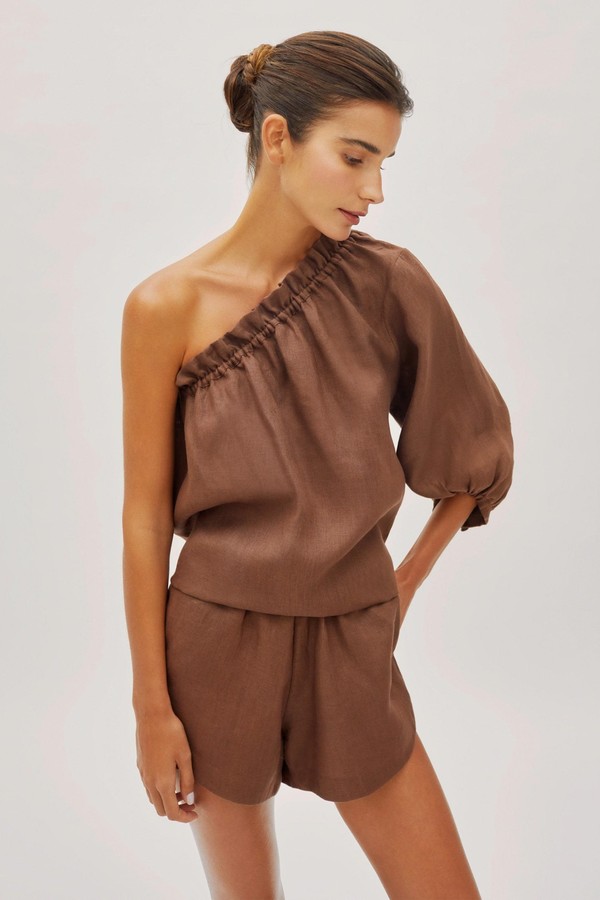 Capri Cappuccino Linen Shorts from Labeca