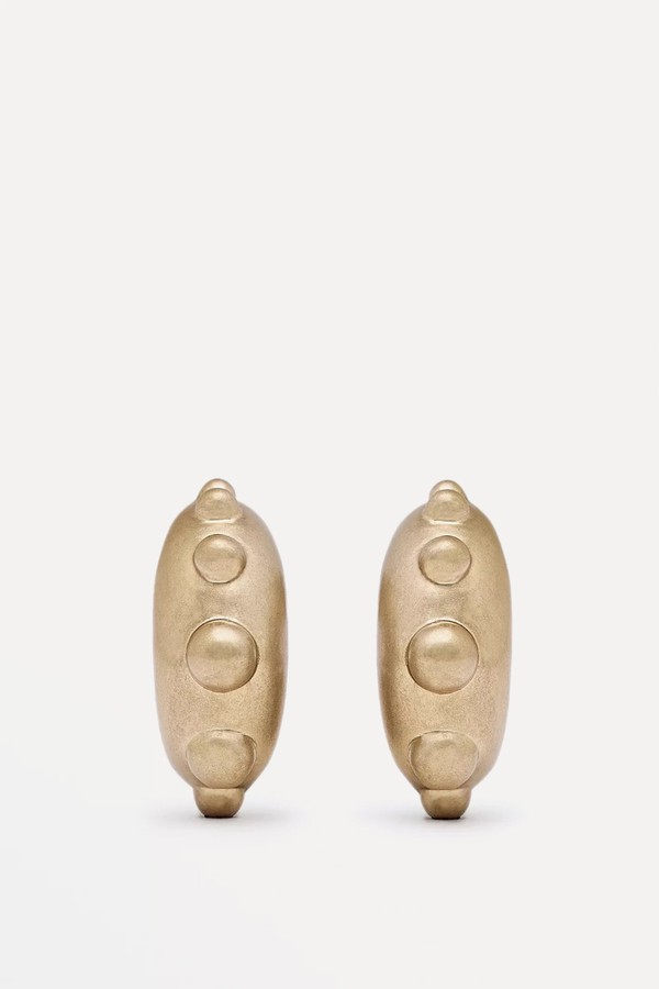 3 Cool Ways To Wear A Cape