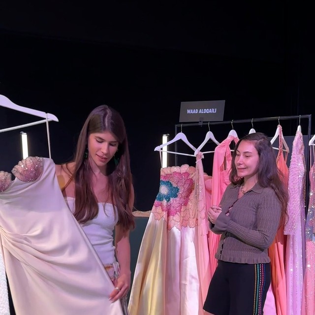 @linaakassab takes us with her to Paris for the @sa100brands_official. Watch on to see the best of S