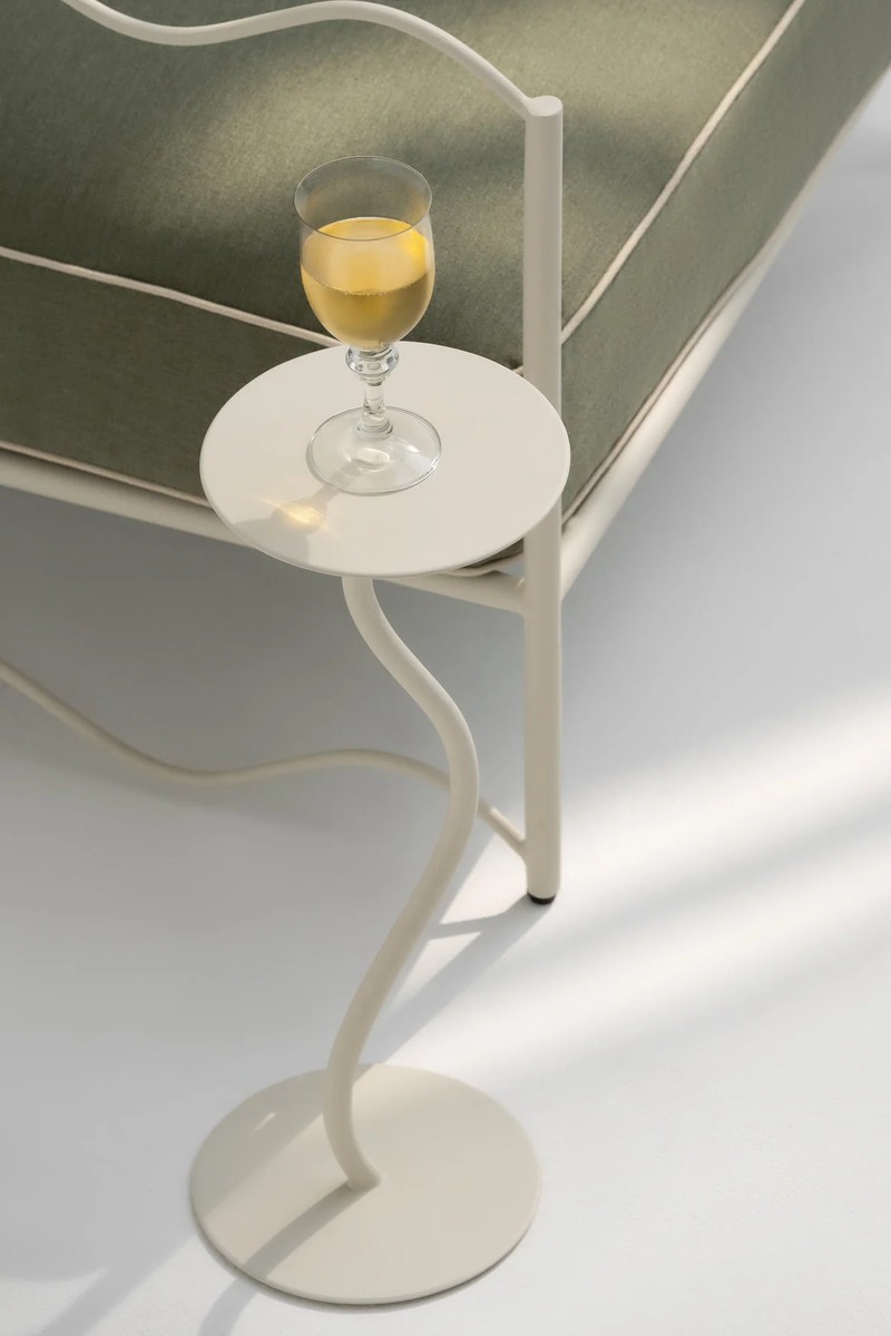 Daisy Drinks Table from Custom No.9