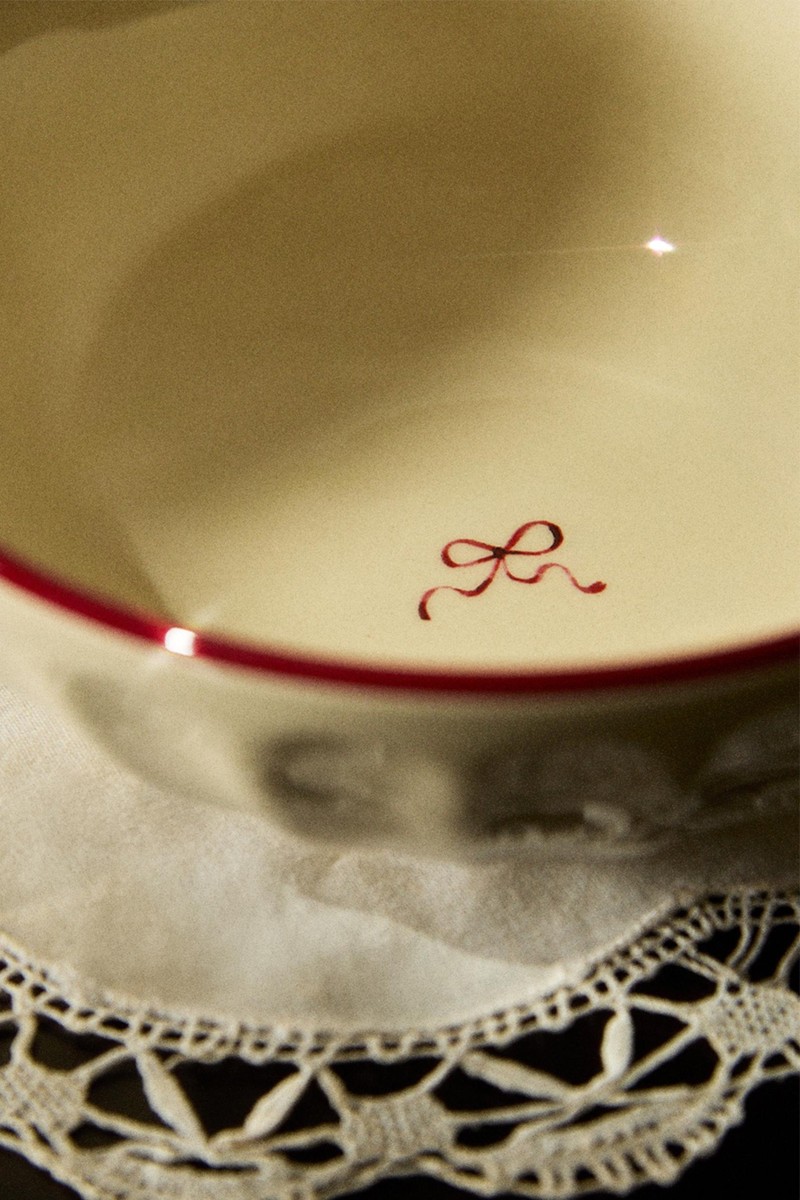 Wavy Stoneware Christmas Bowl from Zara